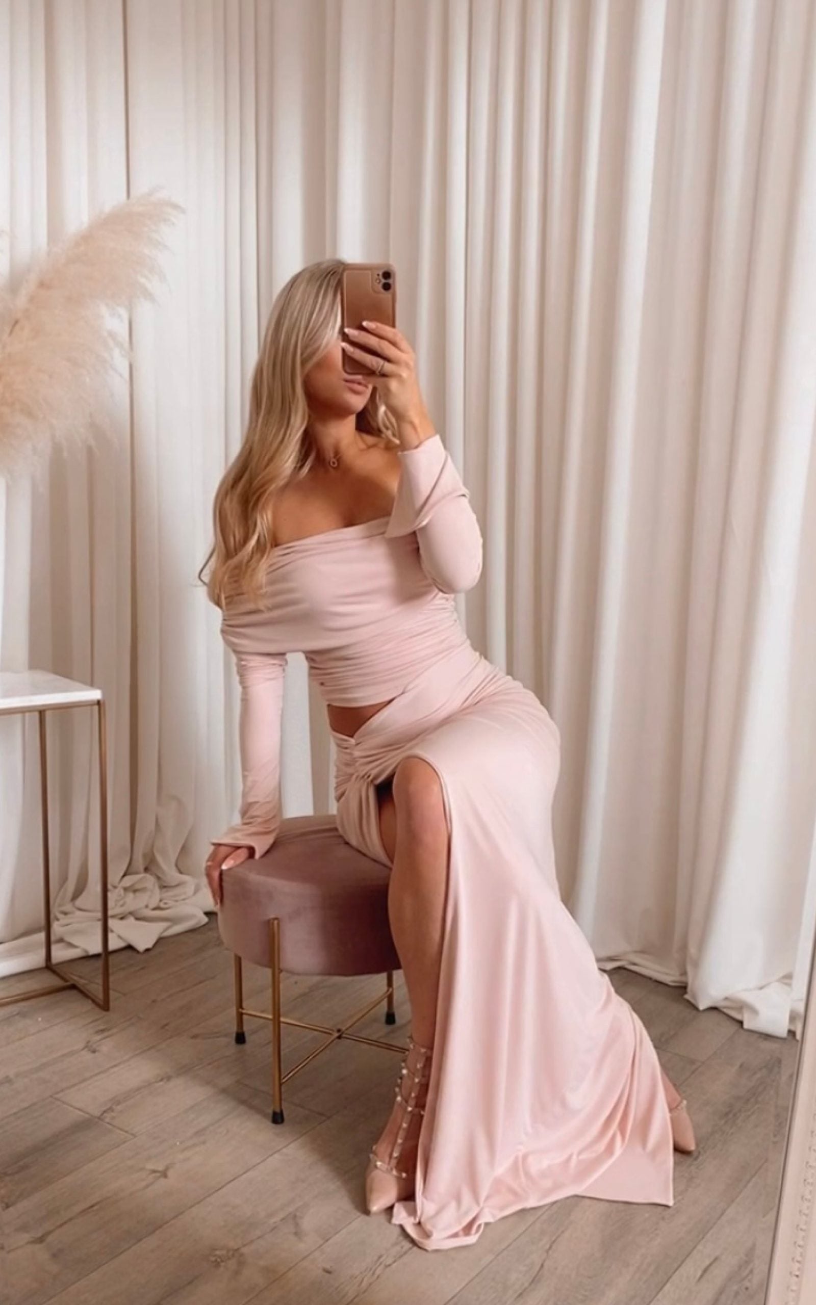 Baby pink cheap bodycon dress