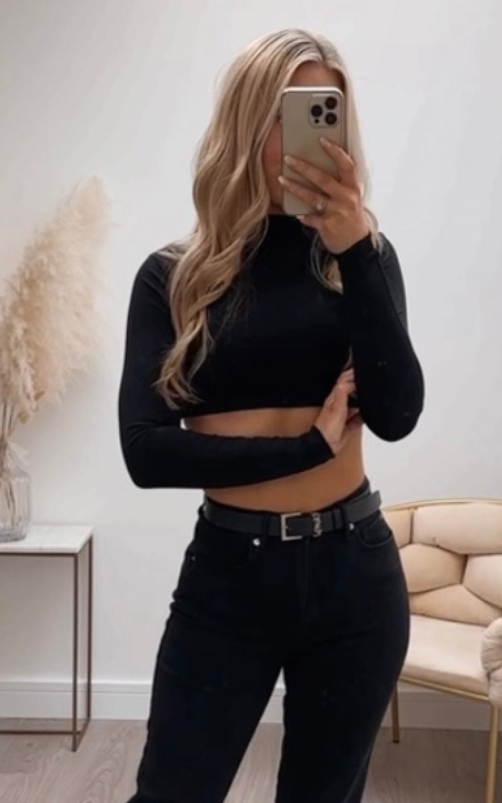 Black jeans and crop sales top