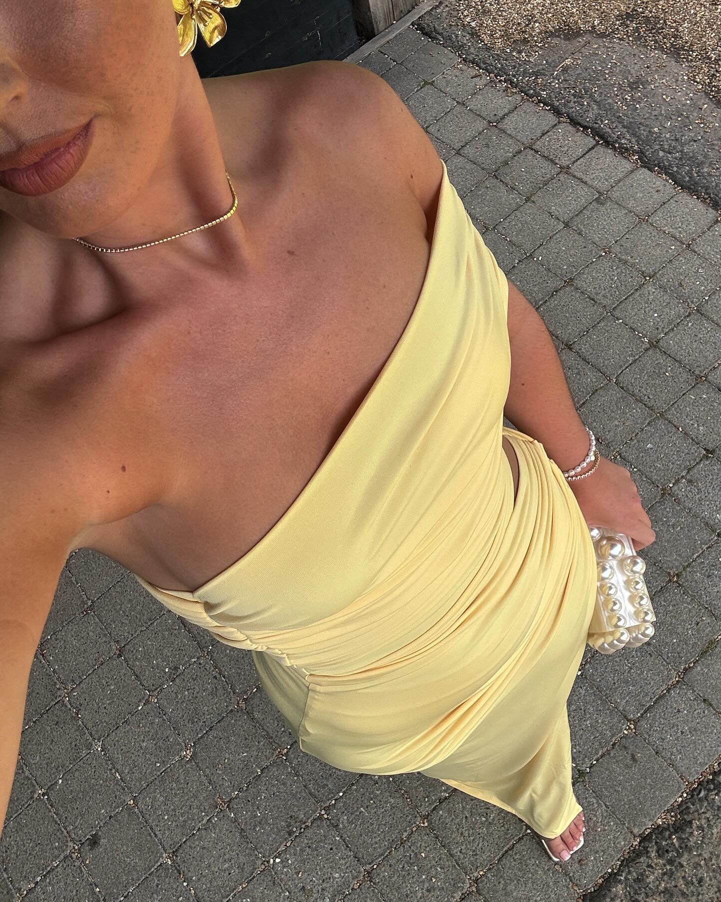 Olivia Asymmetric sleeveless Dress yellow