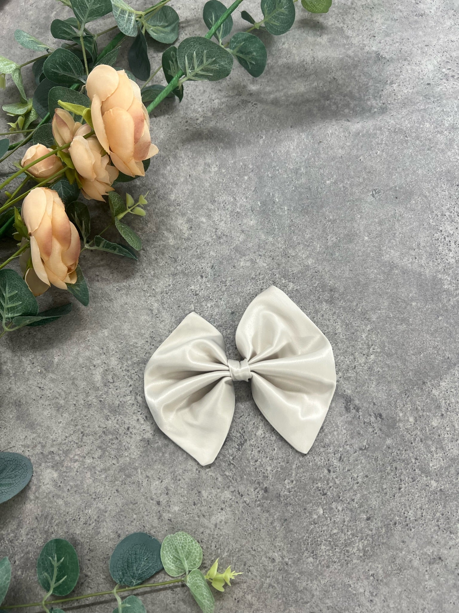 Small Bridal Bow Champagne